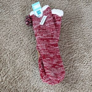 NWT Muk Luks Slipper Socks